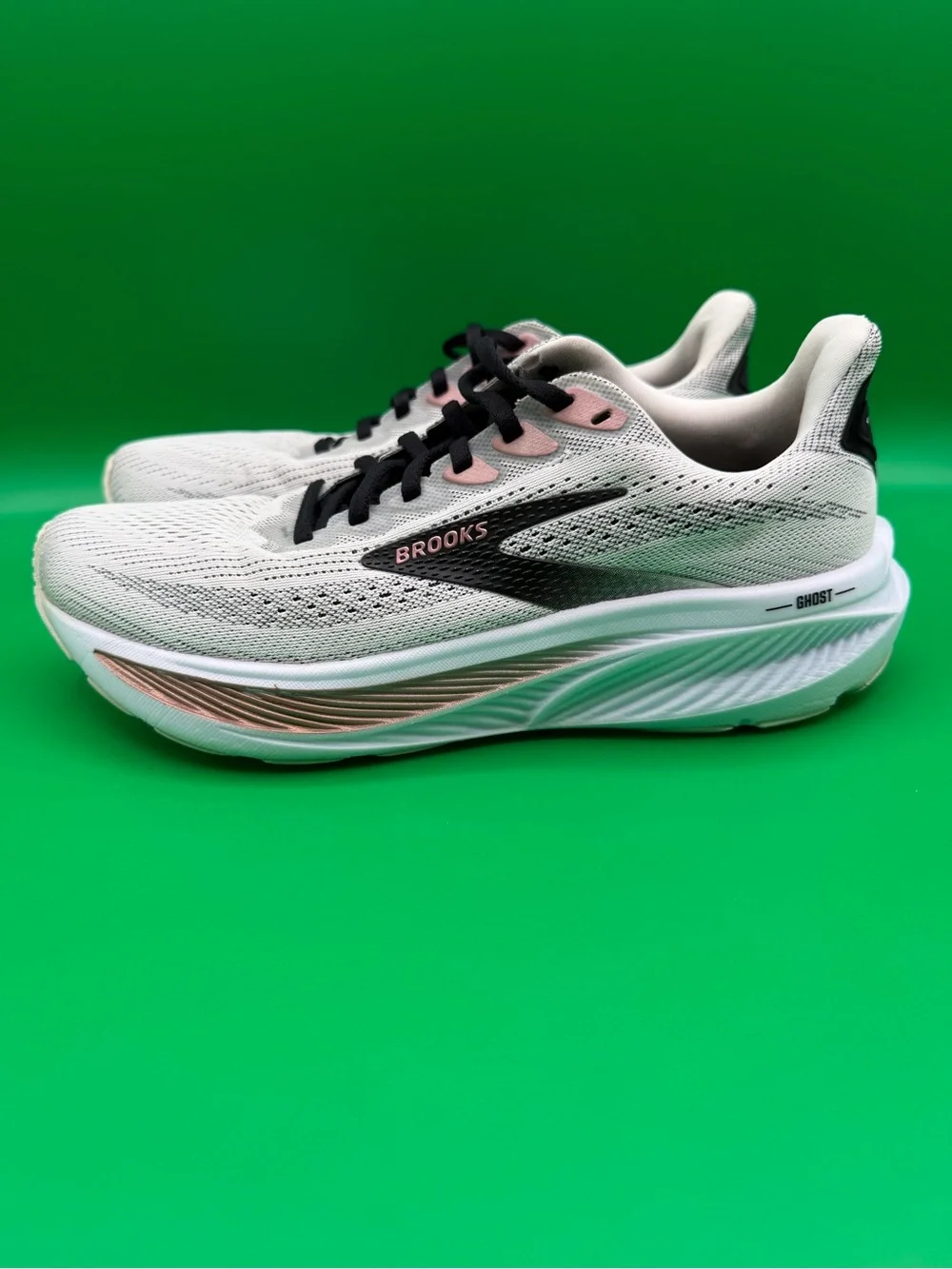 Brooks Women's Ghost 17  White Running Shoes Sneaker 12043118105 SZ 9